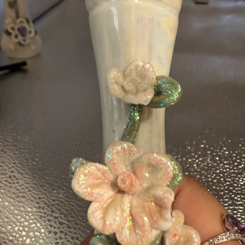 Possibly Lefton 3D Bud vase with glitter detail